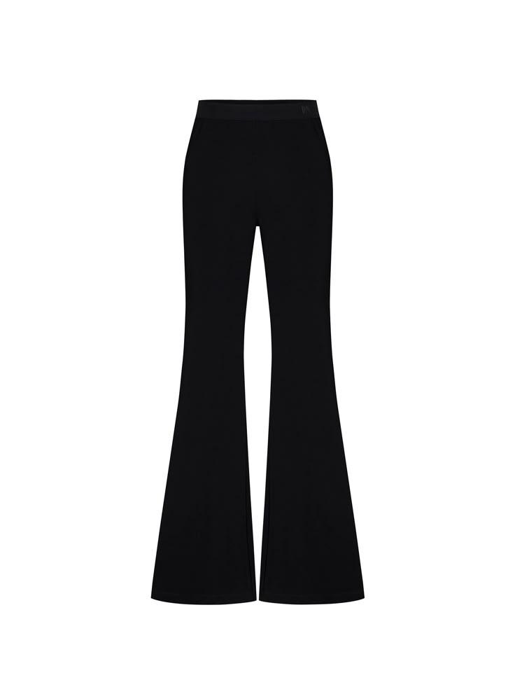 MO&Co. Women's Triacetate Blend Flared Pants Features : - High waist, flared leg- Elasticated waist with logo details- Comfy fit, stretchy and soft materials Code: MBC2PAT026The back length of size M is 106cmMATERIALS & CARE Material: 51.4% Triacetate 45.1% Polyester 3.5% SpandexOur sizes might be a little different from US/EU sizes. Please refer to the size guide carefully before purchasing at the above description.REMINDER: All items are measured manually. Please note that it's reasonable that Flare Leggings Png, Black Flare Pants Outfit Fall, Flare Black Leggings, Black Flare Pants Outfit, Flair Leggings, Women Black Pants, Flare Leggings Outfit, Flare Pants Black, Flare Black Pants