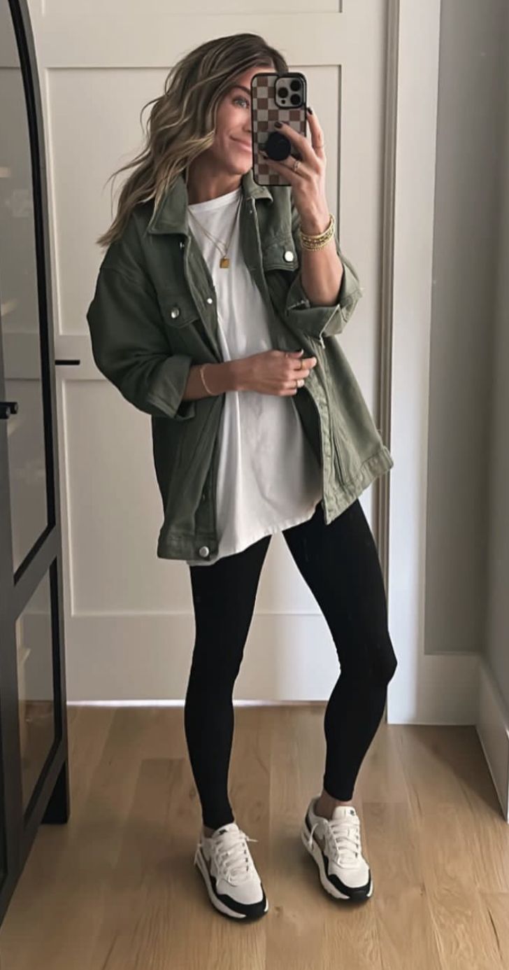 Sahm Outfits Midsize, 2024 Fall Casual Outfits Women, Bra With Jacket Outfit, Hip Mom Style, Easy Casual Outfits Winter, Fall Fashion For Moms Over 30, What Not To Wear To Work, 35 Yo Women Fashion, Tan Pants Fall Outfit