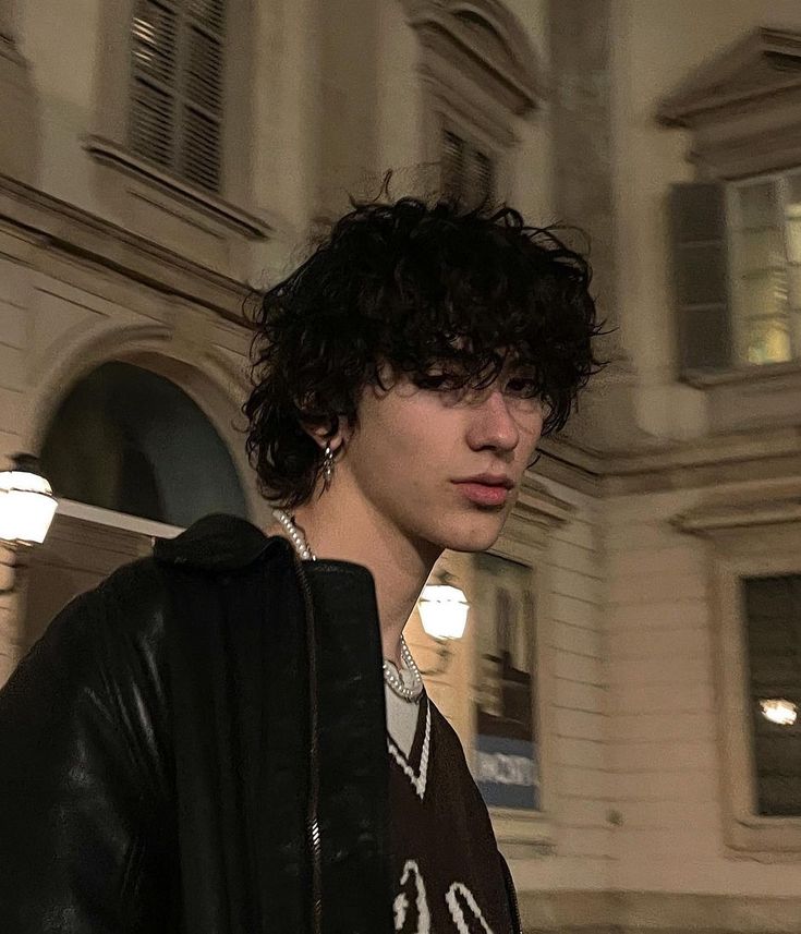 Daniel Millar, Black Hair Boy, Brown Curly Hair, Naturally Curly Hair, Black Curly, Boys With Curly Hair, Black Curly Hair, Curly Hair Men, Hair Curly