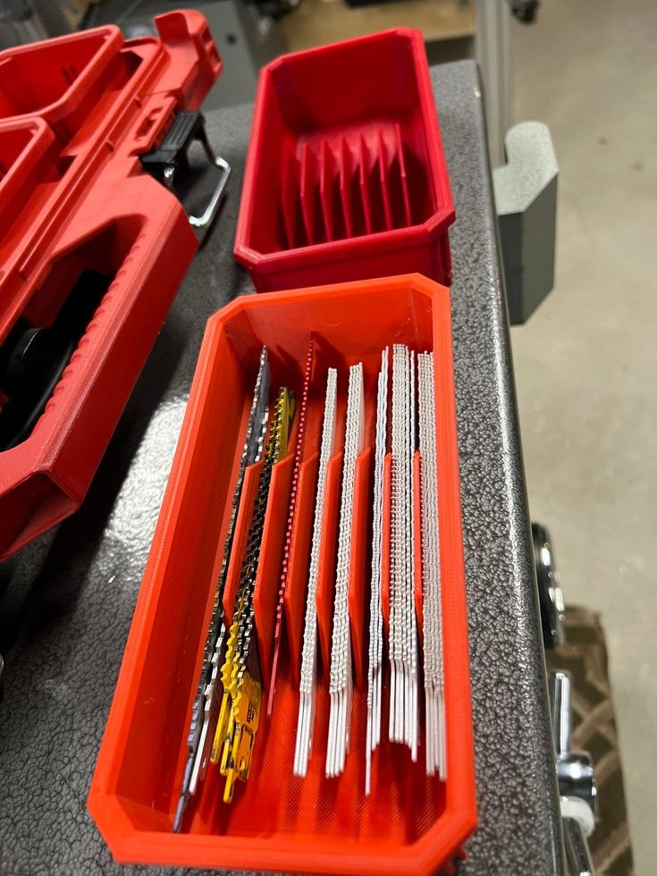 there are many different tools in the trays