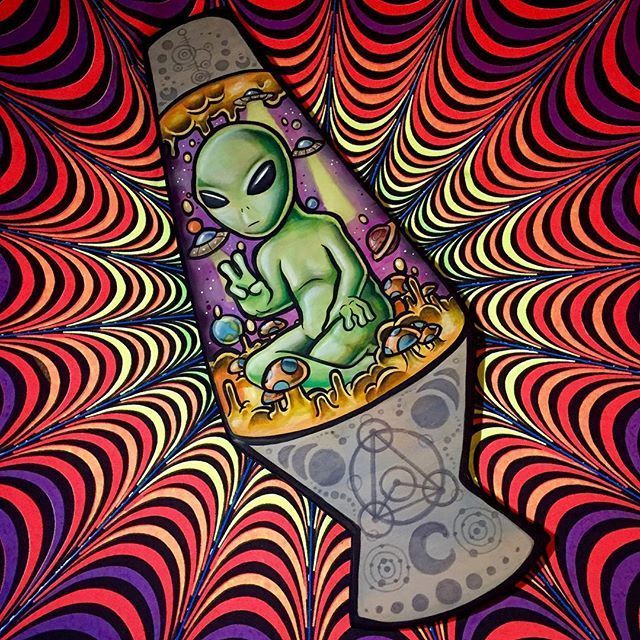 Resultado de imagen de trippy alien drawings Trippy Drawing Ideas, Hippie Drawing, Alien Painting, Trippy Alien, Alien Drawings, Trippy Drawings, Arte Alien, Trippy Painting, Hippie Painting