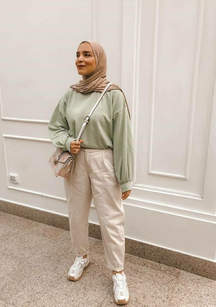 Green Hijab Outfit, Mint Green Outfits, Mint Outfit, Outfit Modest, Hijab Fashion Summer, Street Hijab Fashion, Modern Hijab Fashion, Mode Kimono, Hijab Fashionista