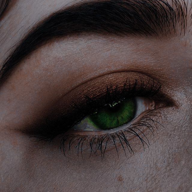 Emerald Green Eyes Aesthetic, Green Siren Eyes, Emerald Eyes Aesthetic, Dark Green Eyes Aesthetic, Green Eyes Aesthetic, Dark Fairytale Aesthetic, Dark Green Eyes, Miss Peregrines Home For Peculiar, Peculiar Children