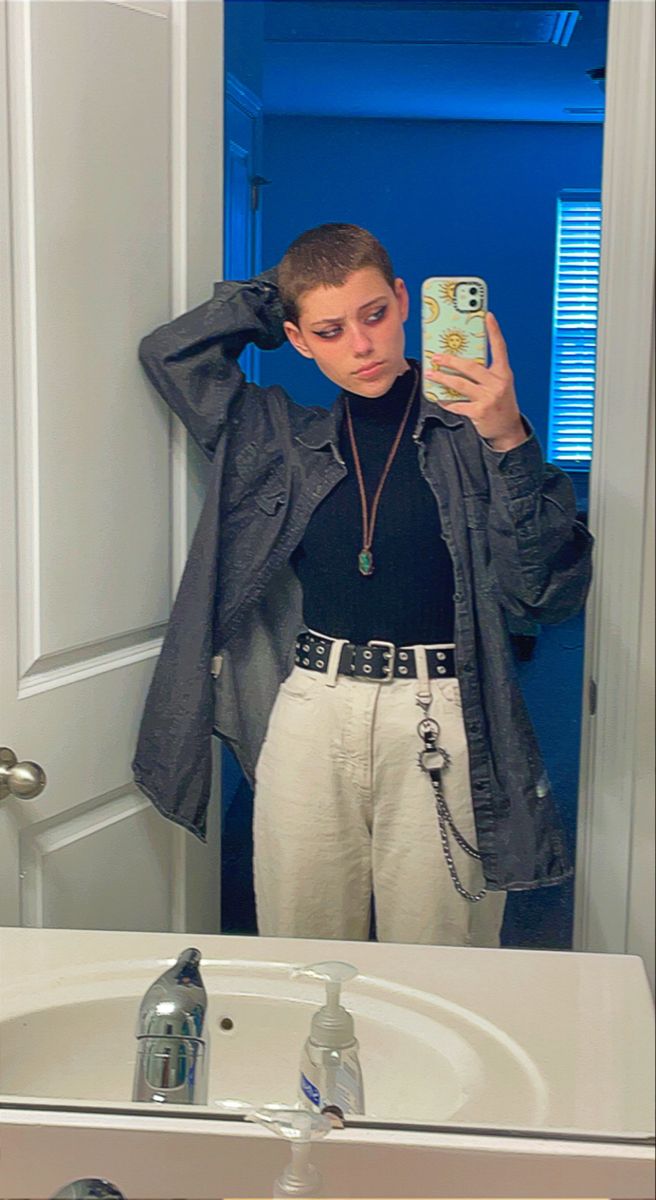 Formal Outfits Nonbinary, Trans Masculine Fashion, Cool Outfits Nonbinary, Casual Queer Outfits, Streetwear Fashion Nonbinary, Formal Enby Outfits, Gender Fluid Outfits Aesthetic, Winter Nonbinary Outfits, Nonbinary Fashion Aesthetic