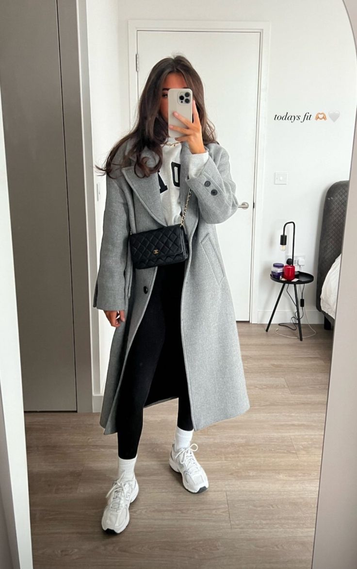 Spain Winter, Nyc Winter Outfits, Ny Outfits, Nyc Outfits, New York Outfits, Fall Closet, Europe Outfits, Winter Fashion Outfits Casual, Cold Outfits