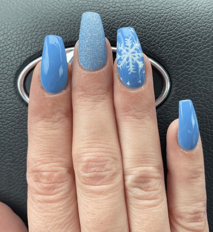 Blue Snowflake Nails Perfect for the Holidays and Winter Season - Cassidy Lucille Blue Snowflake Nails, Navy Blue Nail Polish, Navy Nail Polish, Dark Blue Nail Polish, Cobalt Blue Nails, Silver Nail Polish, Snowflake Nail, Blue And White Nails, Dark Blue Nails