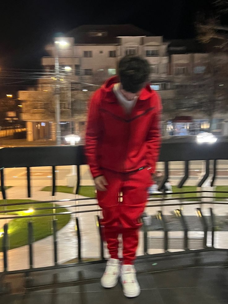 Nike Tech Tracksuit, Nike Tech Fleece Tracksuit, Drip Outfit Men, Nike Tn, Boys With Curly Hair, Street Fashion Men Streetwear, Best Photo Poses, Tumblr Boys, Nike Tech Fleece