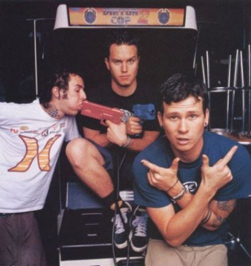 the kids Blink 182 Tom Delonge, Blink 182 Tom, Tom Delonge, Rock Songs, Movie Soundtracks, Blink 182, Mp3 Music, Latest Albums, Pop Punk