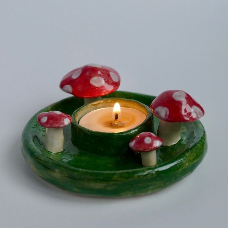 Cerámica hecha a mano Amanita Muscaria, Clay Candle, Sculpture Art Clay, Clay Diy Projects, Clay Crafts Air Dry, Tanah Liat, Pottery Crafts, Ceramics Pottery Art, Ceramics Projects