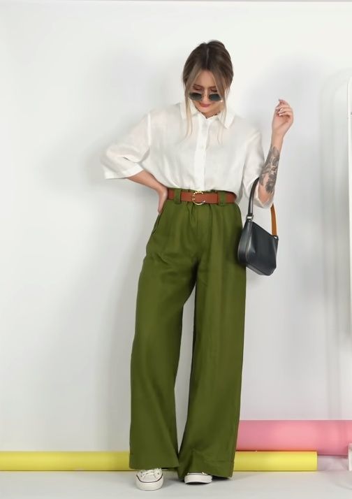 Olive Green Trousers Outfit, Green Trousers Outfit, Olive Pants Outfit, Creative Work Outfit, Creative Outfits, Office Outfits Women, Casual Day Outfits, Stylish Work Outfits, Casual Office