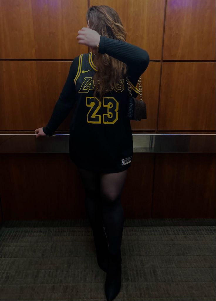 Laker Game Outfit Women, Basketball Game Outfits For Women, Lakers Game Outfit Women, Laker Game Outfit, Celtics Game Outfit Women, Lakers Game Outfit, Nba Game Outfit Woman Jersey, Laker Jersey Outfit Woman, Laker Outfit Women Style