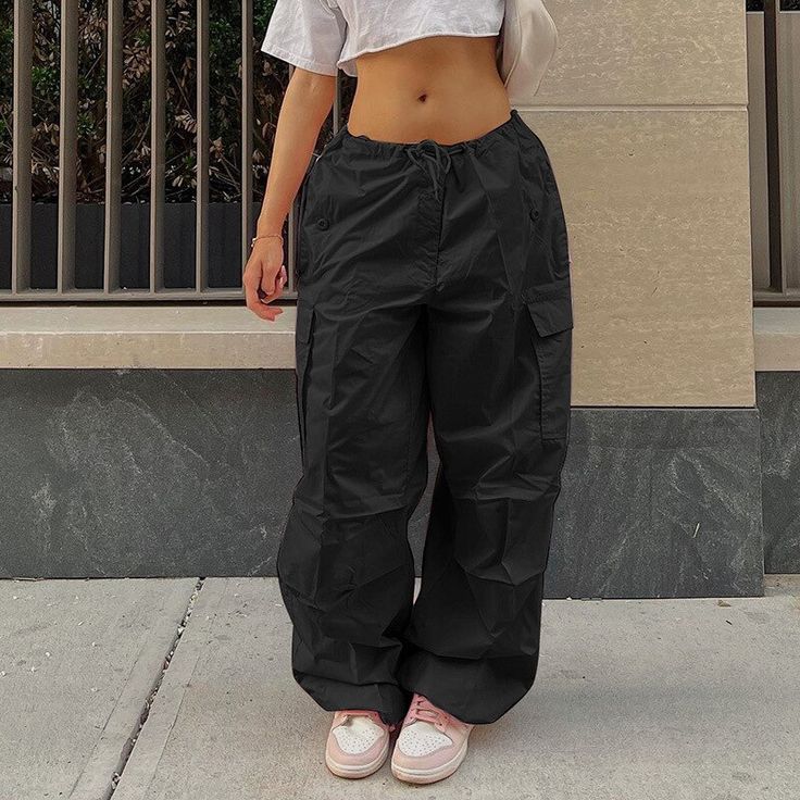 Celana Kargo, Cargo Pants Streetwear, Celana Fashion, Drawstring Waist Pants, Baggy Sweatpants, Women Cargo Pants, Y2k Pants, Baggy Cargo Pants, Wide Leg Sweatpants