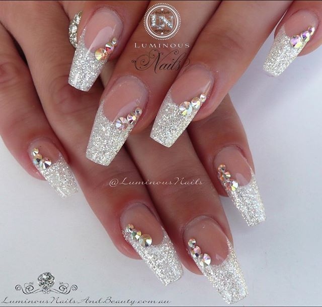 White Christmas Nails, Nails Bridesmaid, Luminous Nails, White And Silver Nails, Wedding Nails For Bride, Wedding Nails Design, Christmas Nails Acrylic, Nail Art Wedding, Sea Spray