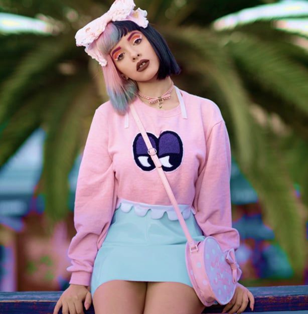 Melanie Martinez And Her Pastel Goth Fashion | Pastel goth fashion, Pastel  fashion, Fashion