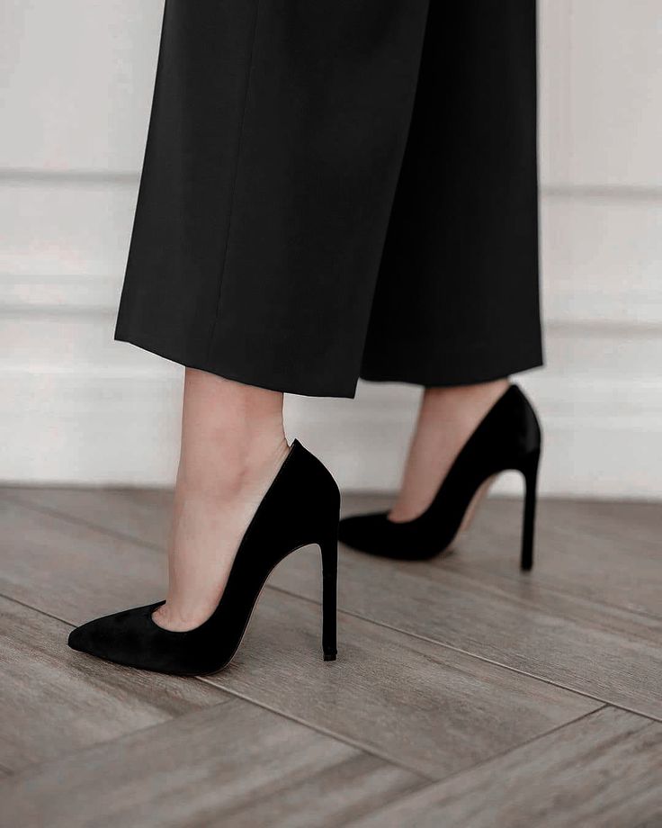 Elegant Shoes Heels, Trendy Heels, Fashion Shoes Heels, Cute Shoes Heels, Shoes Heels Classy, Shoes Outfit Fashion, Classy Shoes, Heels Classy, Fancy Shoes