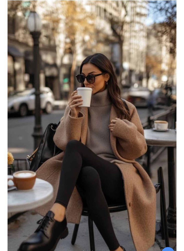 Easy Chic Fall Outfits, Fall Outfits Luxury, Classy Chic Winter Outfits, Weekend Chic Outfit, Minimalist Outfits Women Casual, Elegance Aesthetic Outfit, Fall Outfits 2024 Elegant, November Brunch Outfit, Winter Fall Outfits Women