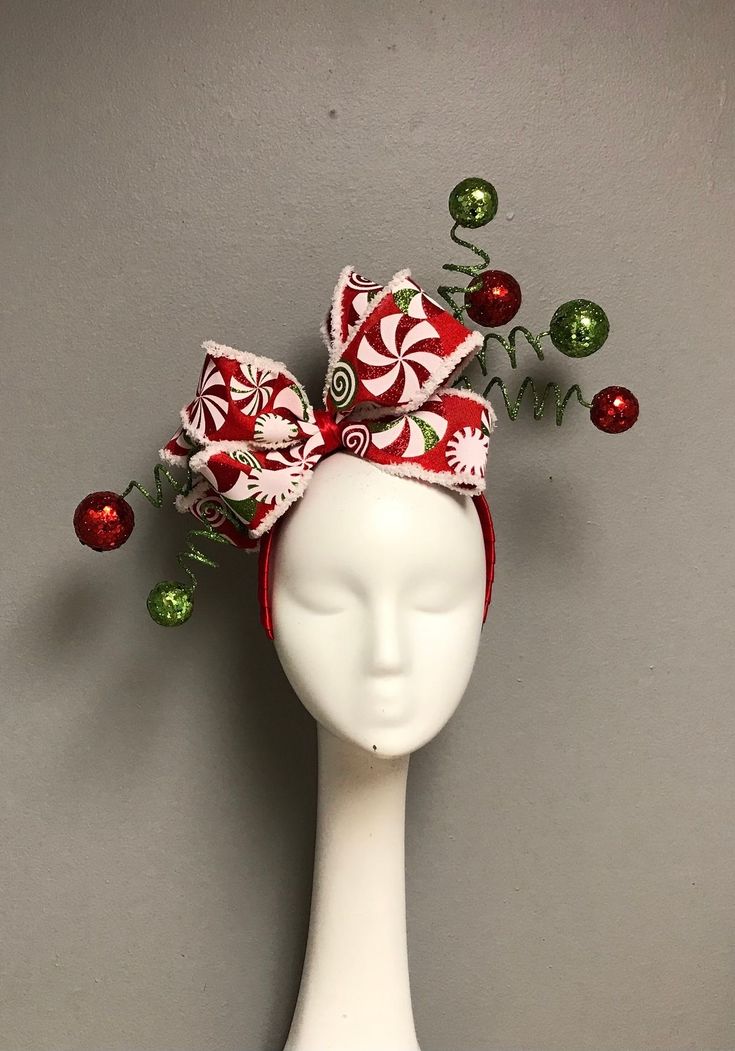 Holiday Costume Ideas, Christmas Hats Ideas, Heatless Hairstyles For Long Hair, Christmas Headband Diy, Diy Christmas Hats, Holiday Headpiece, Christmas Headdress, Hairstyles For Long Hair Easy, Christmas Headpiece