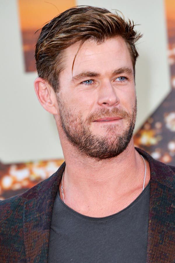 Fresh Thor Ragnarok Haircut And Other Iconic Chris Hemsworth Haircuts ★ Chris Hemsworth Beard, Chris Hemsworth Hair, Side Quiff, Hairstyle Names, Beard Haircut, Chris Hemsworth Thor, Taper Fade Haircut, Athletic Hairstyles, Mens Haircuts Short