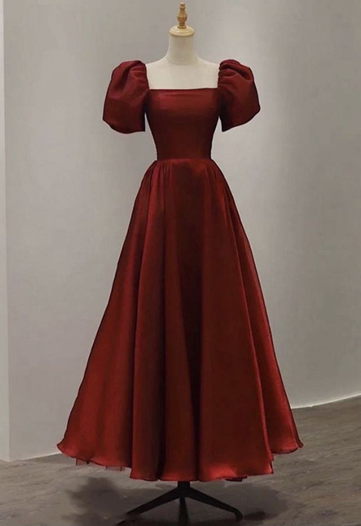 Princess Simple Dress, Satin Material Dress Ideas, Gown Models For Women, Christmas Frocks For Women, Formal Simple Dress, Long Frocks For Women Party Wear, Gorget Dress Design, Pretty Dresses Elegant, Western Gowns Party Wear