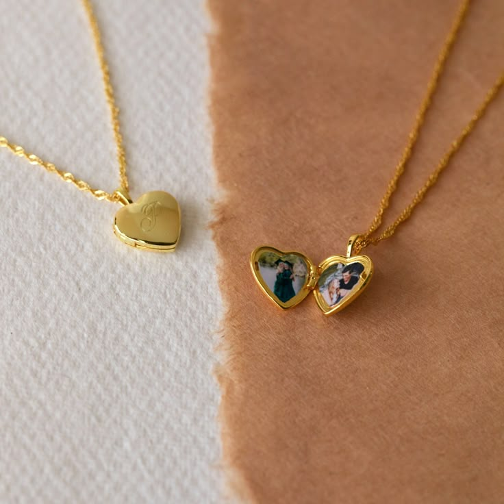 Initial Heart Locket Necklace by Caitlyn Minimalist Gold Locket Photo Necklace With Twist Chain Personalized Gift for Mom NR108 - Etsy Heart Picture Necklace, Photo Gold Locket, Lock It Necklace, Locket Necklace With Photo, Tiny Heart Locket, Initial Locket Necklace, Initial Necklace For Girlfriend, Small Locket Necklace, Initial Engraved Necklace