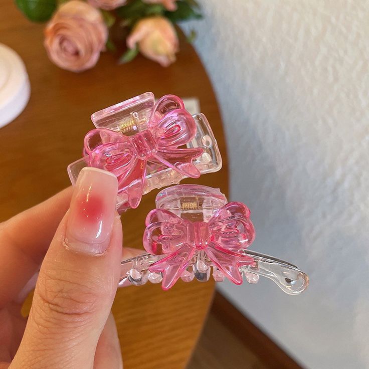 Hair Clips Aesthetic, Kawaii Hair Clips, Enid Sinclair, Hair Acessories, Pretty Jewelry Necklaces, Kawaii Hairstyles, Fancy Jewellery Designs, Hair Accessories Collection, Hair Things