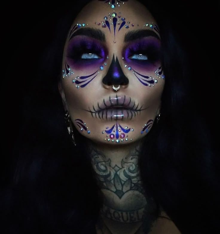 Interesting Makeup Looks, Haloween Mackup Ideas, Halloween Glam Makeup, Sarah Cabrera, Catrina Makeup, Glam Skull, Halloween Makeup Sugar Skull, Sugar Skull Costume, Halloweenský Makeup