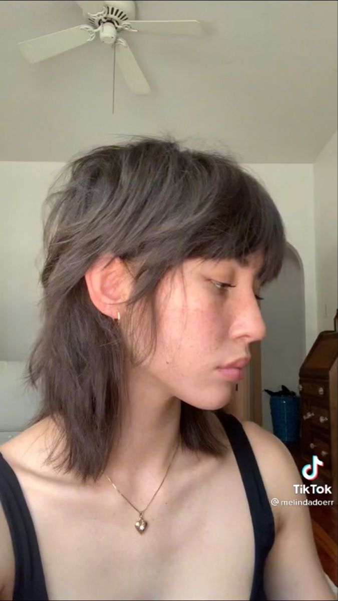 Short Hair Women Mullet, Shag Mullet Haircut Straight Hair, Shaggy Mullet For Women Short Straight, Shaggy Mullet Medium Hair, Light Mullet Hairstyle Women, Shag Mullet Micro Bangs, Mullet With Long Bangs, Short Shaggy Mullet Straight Hair, Elf Shag Hair