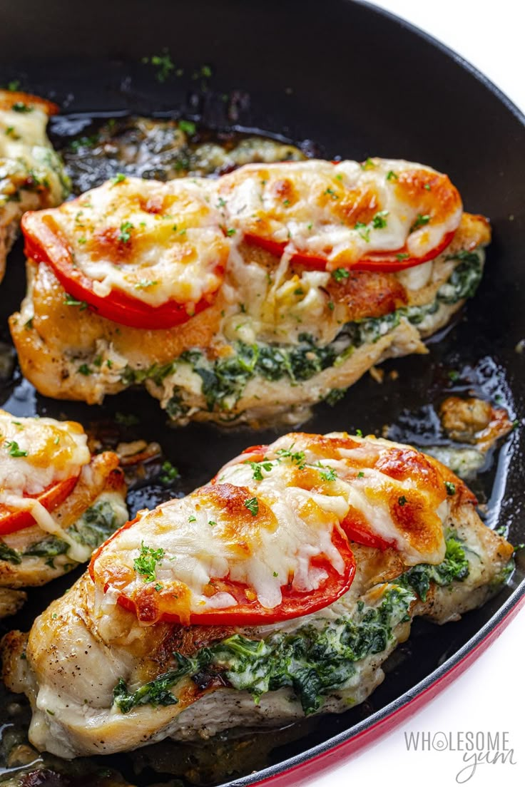 Spinach Stuffed Chicken Breast (6 Ingredients) - Wholesome Yum Best Healthy Dinner Recipes Low Carb, Light Supper Recipes, Chicken Spinach Bell Peppers, Healthish Dinner, Spinach And Mozzarella Stuffed Chicken, Spinach Mozzarella Stuffed Chicken, Appetizer Recipes With Chicken, Stuff Chicken Recipes, Healthy Gourmet Dinner Recipes