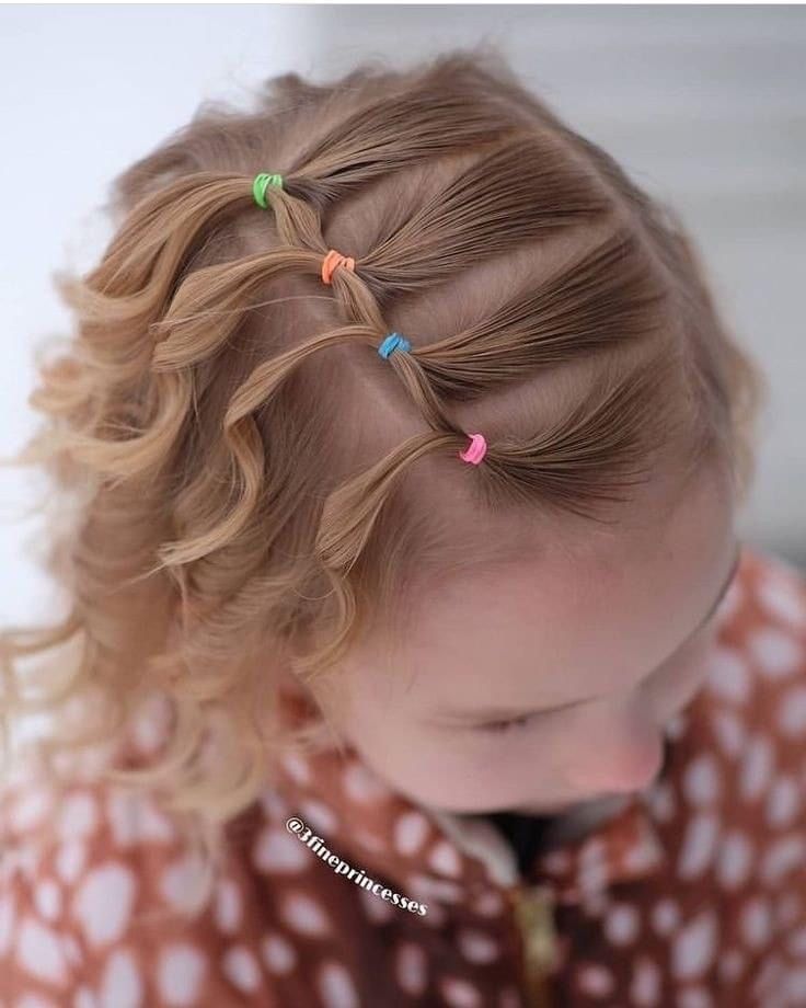 Picture Day Hair For Preschool, Preschool Curly Hairstyles, School Picture Day Hairstyles Short Hair, One Bow Hairstyles Toddler, Fine Toddler Hair Hairstyles, Toddler Easter Hairstyles, Easy Easter Hairstyles For Kids, Hairstyles For Preschoolers, 1st Grade Hairstyles