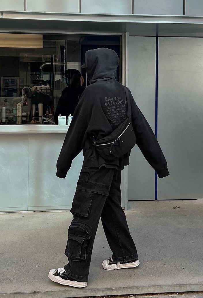 Techwear Mens, Techwear Men Outfit, Street Techwear, Airport Outfit Men, Mens Alternative Fashion, Techwear Men, Black And White Outfits, Y2k Outfits Men, Black Outfit Men