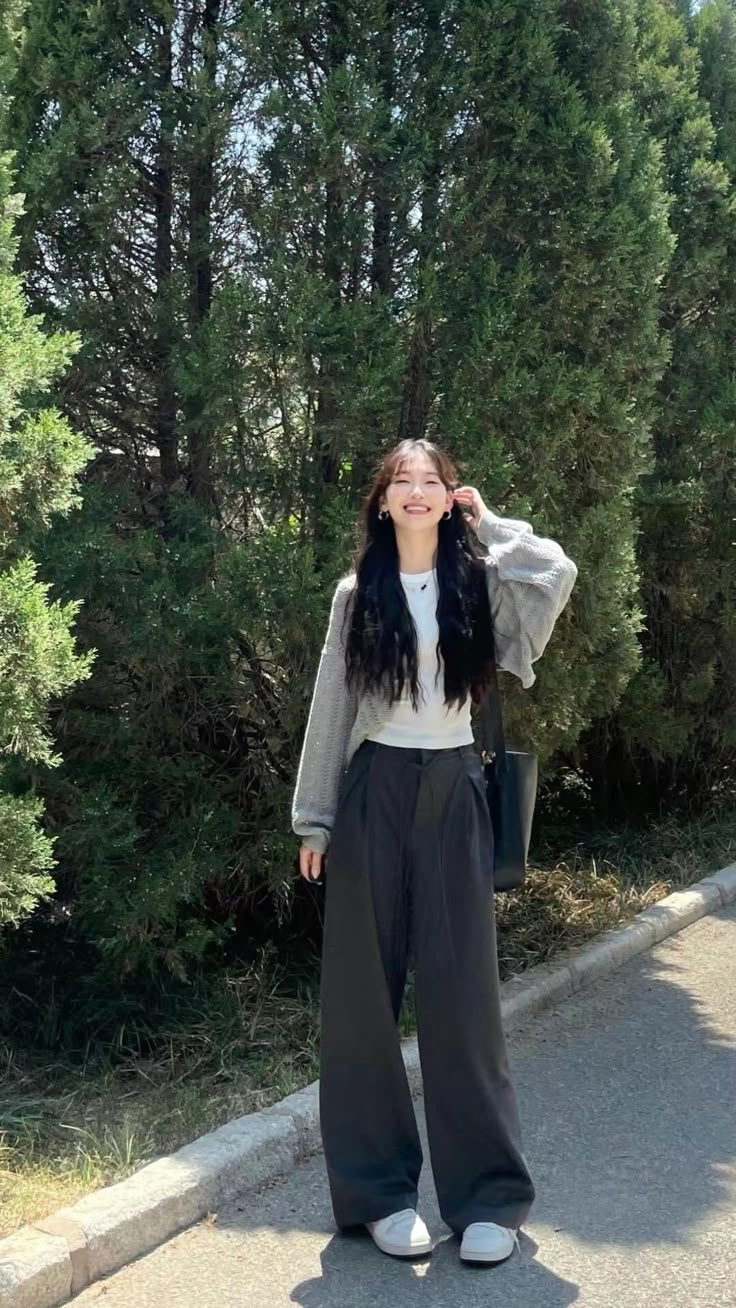 Modest Trendy Outfits Casual, Jung Somin, Oppa Gangnam Style, Simple Style Outfits, Korean Casual Outfits, Casual Day Outfits, Easy Trendy Outfits, 가을 패션, Korean Outfits