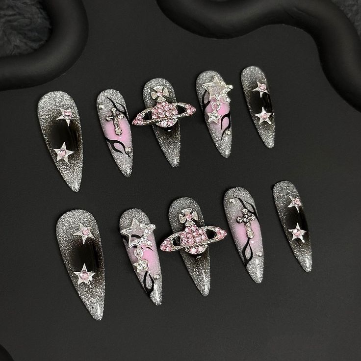 Stunning Nails, Solid Color Nails, Black Gradient, Y2k Nails, Pretty Gel Nails, Pink Nail Designs, Kawaii Nails, Pink Acrylic Nails, Silver Nails