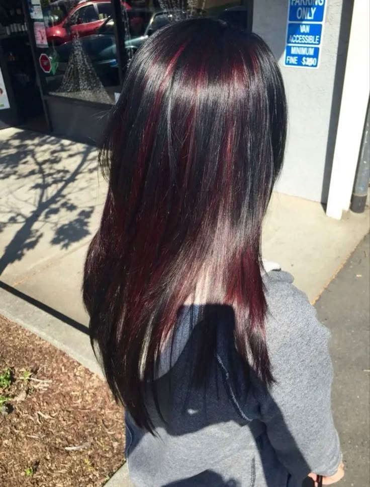 Red On Bottom Of Hair, Red Hair Streaks, Peekaboo Hair Colors, Haircut Inspo, Red Hair Inspo, Peekaboo Hair, Violet Hair, Hair Color Streaks, Hair Streaks