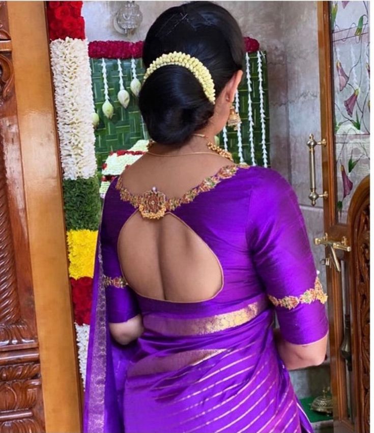 Maggam Blouse, Silk Saree Blouse Designs Patterns, Blouse Designs High Neck, Latest Bridal Blouse Designs, Saree Blouse Neck Designs, New Saree Blouse Designs, Latest Model Blouse Designs, Cutwork Blouse Designs, Blouse Design Images