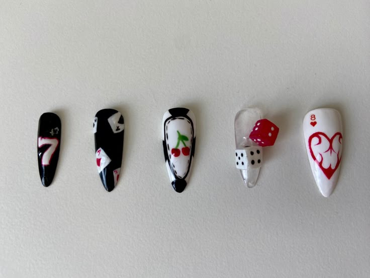 Casino Theme Nails Las Vegas, Casino Nails Las Vegas, Poker Nails Design Las Vegas, Deck Of Cards Nail Design, Card Themed Nails, Casino Themed Nails, Las Vegas Nail Designs, Vegas Theme Nails, Vegas Wedding Nails