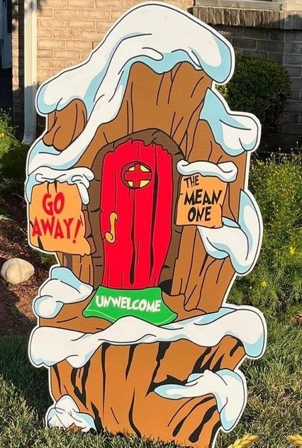 Whoville Sign Printable, Mt Crumpit Grinch Diy, Grinch Cave Ideas, Whoville People Template, Whoville Background, Whoville Cubicle Decorations, Whoville Christmas Decorations Diy Decorating Ideas, Diy Whoville Village, Grinches Lair