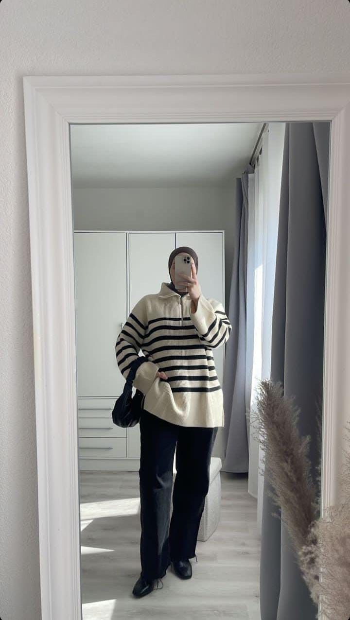 Beige sweater + black pants + black boots + black bag + Beige hijab = your gorgeous fit Black Pants Black Boots, Beige Hijab, Winter Hijab, Your Gorgeous, Hijab Tutorial, Beige Sweater, Black Bag, Sweater Black, Pants Black