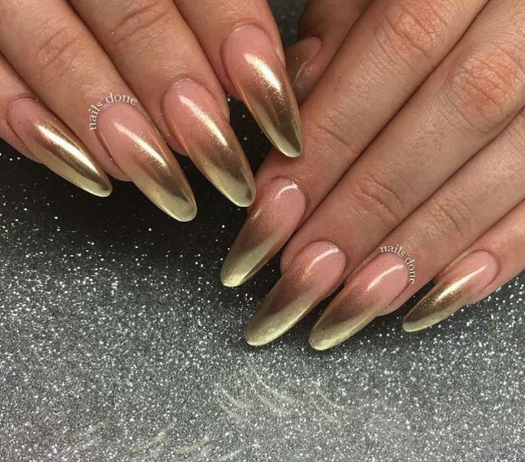 Gold holo ombre French Ombre Nails, French Nails Glitter, Ombre Chrome, Ombre Chrome Nails, Chrome French, French Ombre, Chrome Nail Art, Chrome Powder, Party Nails