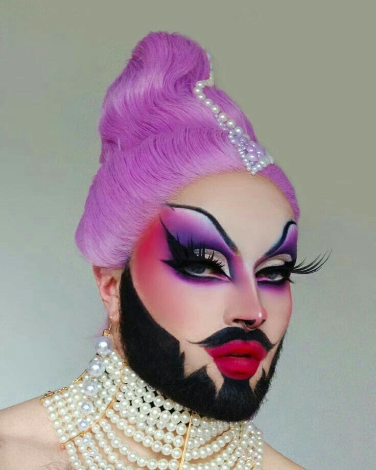 Drag Makeup With Beard, Drag Makeup Looks Easy, Drag Queens Makeup, Drag Looks Make Up, Drag Queen Halloween Costume, Drag Halloween Costume, Beginner Drag Makeup, Drag Eyebrows, Goth Drag Queen