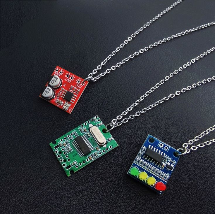 "3 Circuit Board Pendant Necklace.Made in Electronic parts and Resin, the pendant necklace with futuristic cyberpunk design, mixed production of environmentally friendly electronic originals, light and anti-stress material, cute colors, smart and interesting. Style A:Microphone amplification module, 20-200x amplification Style B:USB2.0 Expansion Module HUB  Style C:4-digit power indicator LED, 12V battery 4-segment power indicator module indicator Because they are handmade. each one will have a ittle difference.The unique and cute style of this necklace makes it perfect for wearing as an everyday keepsake. When she/he wears, she/he will have a reminder that your love is forever. This 316l stainless steel chain will not turn vour skin green, red. or itchy, The chain is dainty but strong. Gr Science Outfits, Blue Cyberpunk, Couple Y2k, Cyberpunk Accessories, Zombie Man, Futuristic Jewelry, Aesthetic Tech, Necklaces Red, Cyberpunk Design