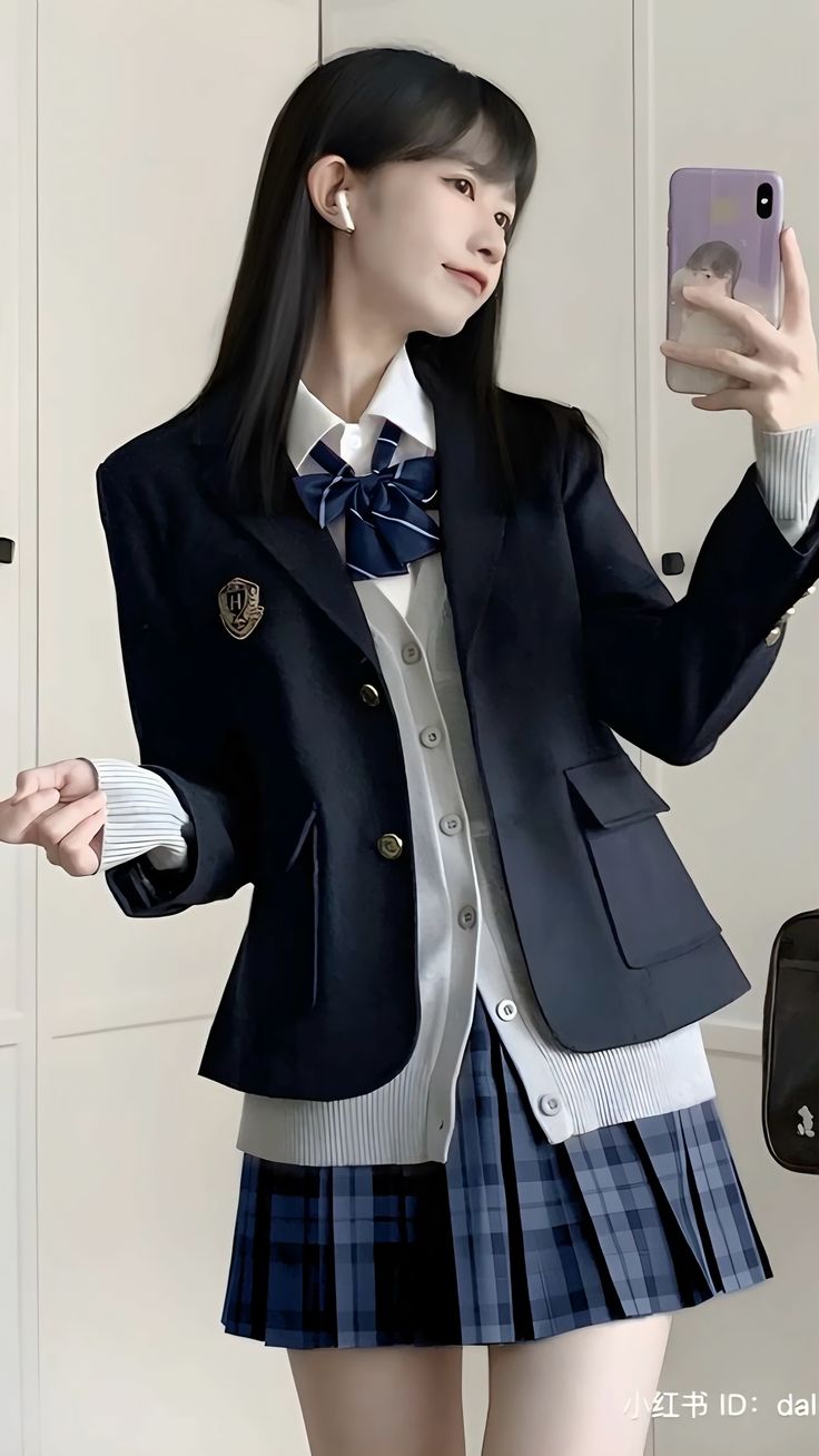 Girl Japanese Style School, Japan High School Uniform Girl, Japanese School Aesthetic Uniform, School Uniforms Korean, Japanese High School Outfits, Japanese School Outfits, Japan High School, Japanese High School Uniform, Japan Uniform