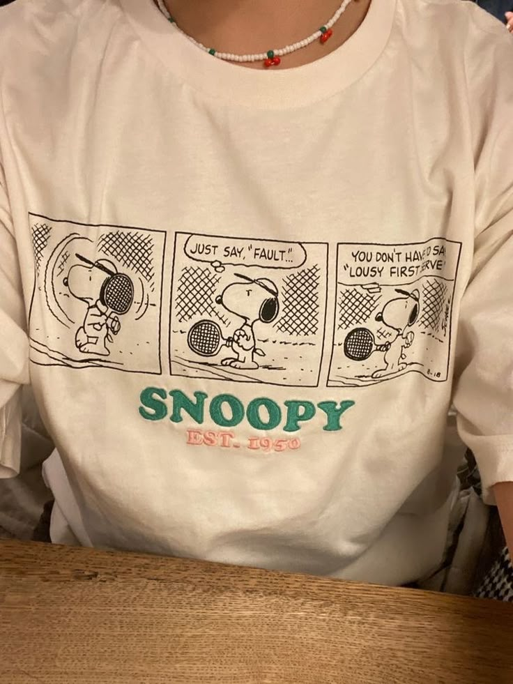 Shirt Outfit Ideas, Snoopy Shirt, Vintage Snoopy, Snoopy T Shirt, Aesthetic Shirts, Selling Clothes, Dream Clothes, Looks Vintage, Long Sleeve Sweatshirts