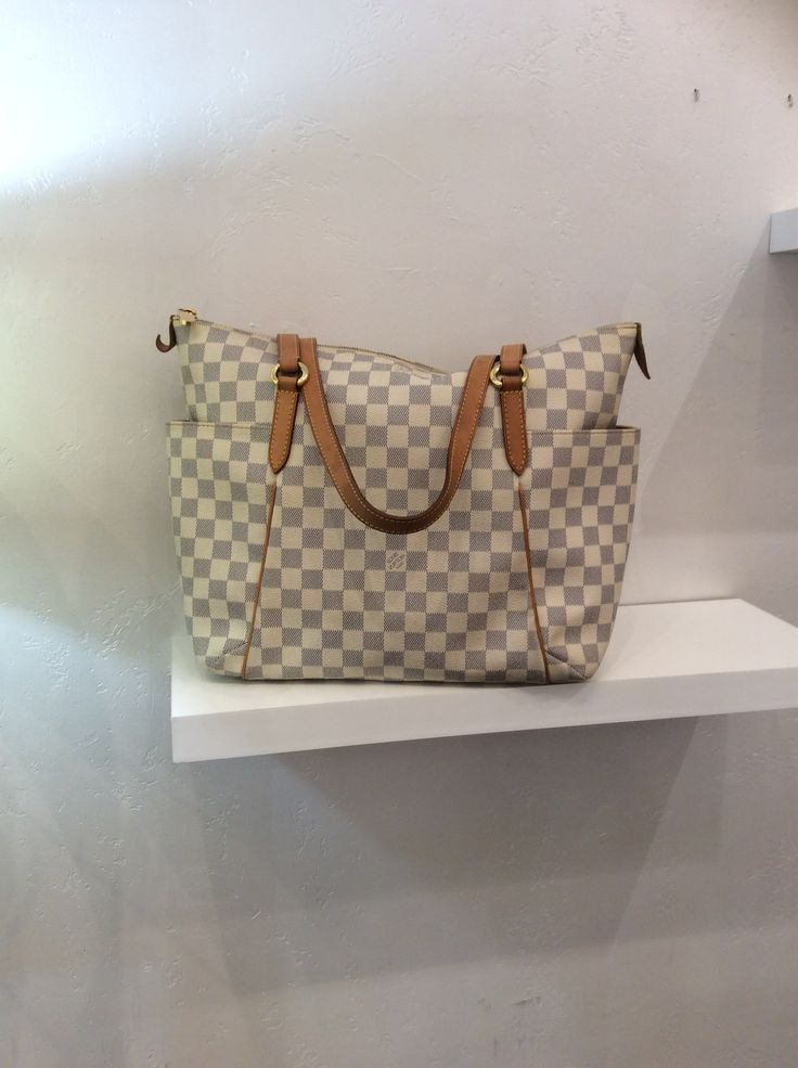 Vintage Louis Vuitton, Louis Vuitton Speedy, Louis Vuitton Speedy Bag, Louis Vuitton Damier, Top Handle Bag, Louis Vuitton