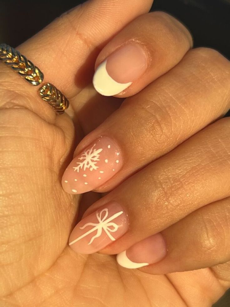 Christmas Nails Nails Inspo Short, Christmas Shellac Nails, Mickey Nails, Natural Nail Designs, Winter Nails Acrylic, Christmas Nails Easy, Christmas Gel Nails, Summery Nails, Cute Gel Nails