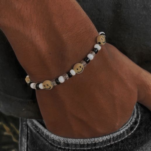 Smiley Bracelet, Mens Beaded Necklaces, Diy For Men, Healing Heart, Beads Bracelet Design, Funky Jewelry, Mens Beaded Bracelets, Beaded Bracelets Diy, Jewelry Inspo