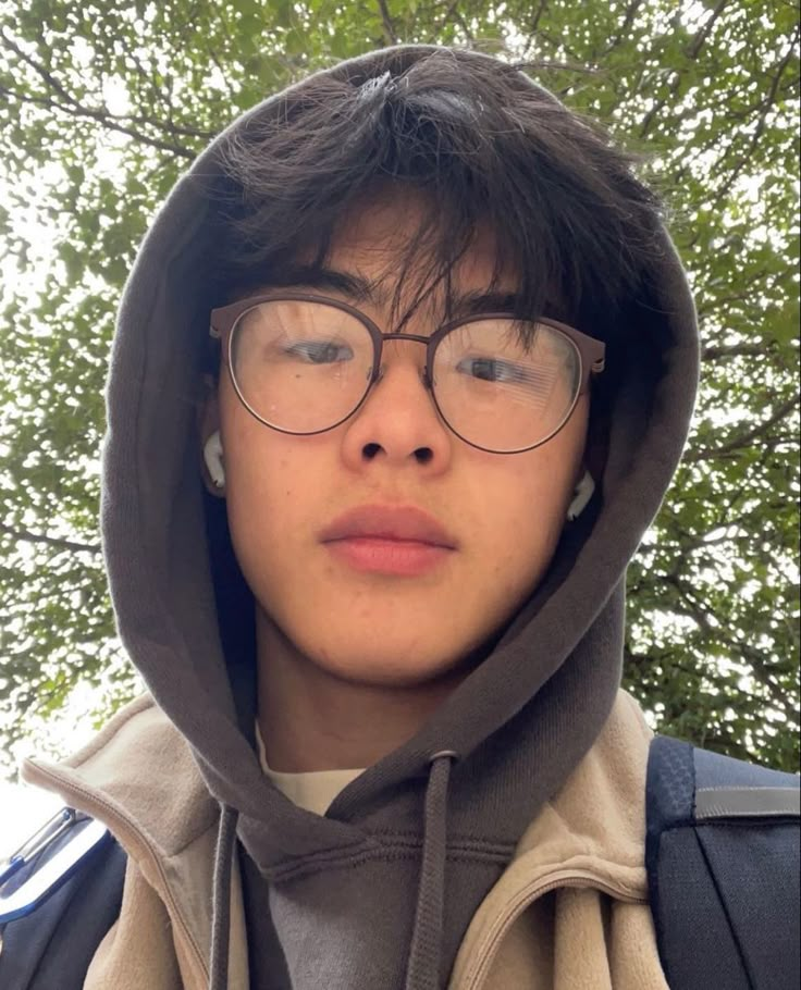 Circle Glasses Men, Korean Glasses, Nerdy Guys, Circle Glasses, Chubby Guy, Boys Glasses, Asian Men Hairstyle, Hairstyles With Glasses, Male Aesthetic