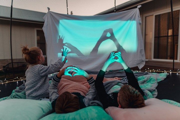 Trampoline Ideas, The Ultimate Sleepover, Ultimate Sleepover, Zen Backyard, Sleepover Tips, Kids Sleepover, Fairy Lights Decor, Backyard Activities, Backyard Play