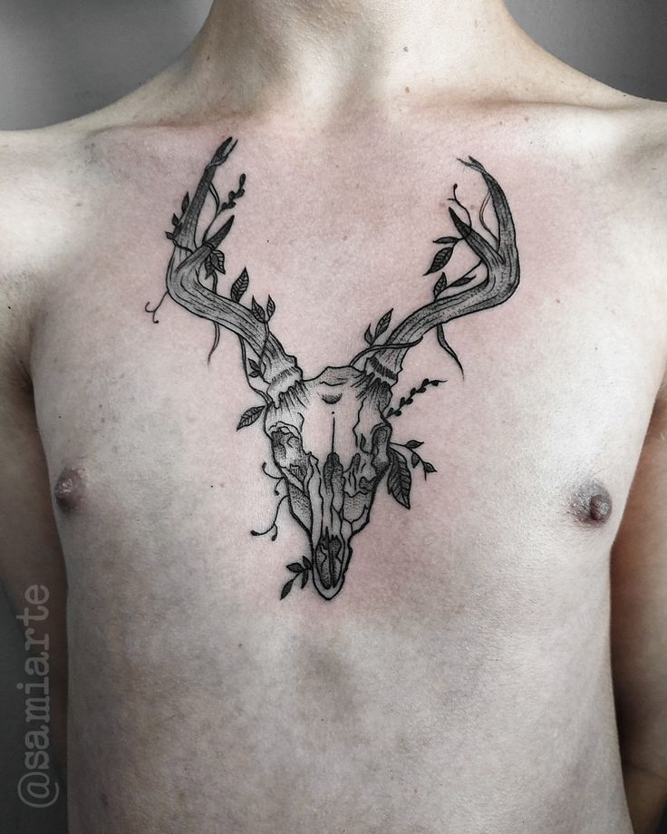 Tatuagem em preto de uma cabeça de boi com ervas daninhas em estilo blackwork Ox Skull Tattoo, Goat Skull Tattoo, Ox Skull, Goat Skull, Design Drawings, Mushroom Art, Tattoo Design Drawings, Blackwork Tattoo, Dreamcatcher Tattoo