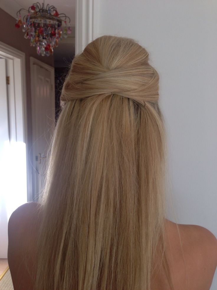 Straight Bridesmaids Hairstyles, Blonde Hair Inspo Straight, Bridesmaid Hair For Straight Hair, Graduation Hairstyles Straight Hair, Straight Hair Looks For Prom, Straight Hairstyles Blonde, Bride Hairstyles Straight Hair, Straight Bridesmaid Hair, Prom Straight Hair