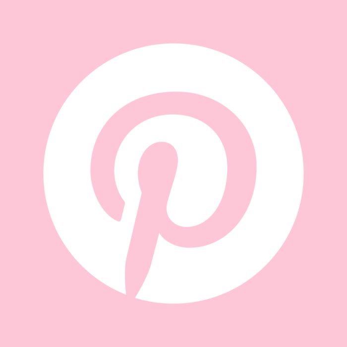 a pink and white photo with the letter p in it's center, against a light pink background